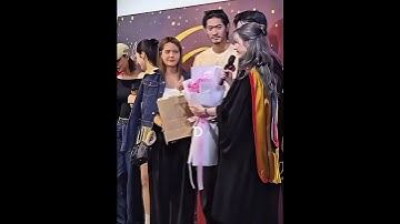 Jealous Ling is so adorably cute — she tries to be serious but ends up looking like a pouty baby 🤭