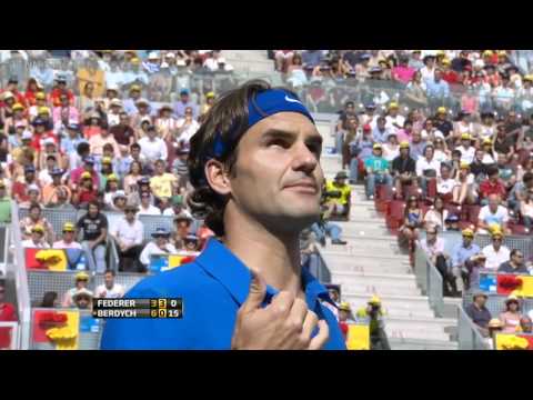 Federer gives the scientific explanation why the ball bounced twice