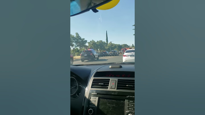 Persecución termina en accidente cuando el conductor se estrella en una patrulla