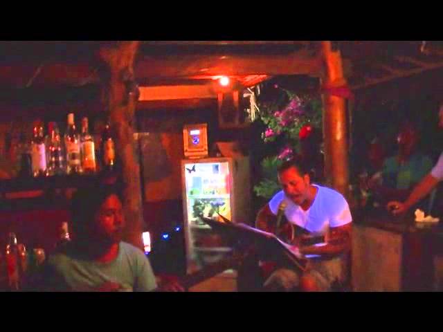 Ryan MacIntyre - Indonesia Jams - Rolling Stones Sympathy For The Devil auf YouTube ansehen Ryan MacIntyre - Indonesia Jams - Rolling Stones Sympathy For The Devil auf YouTube ansehen