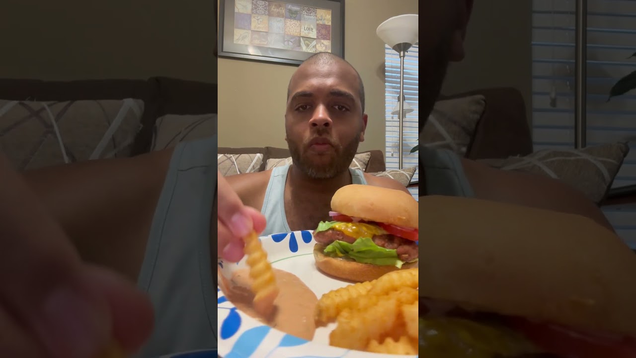 Birthday burger With Rock Mercury ￼