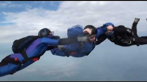 My first skydive - AFF Level 1 Solo First Jump