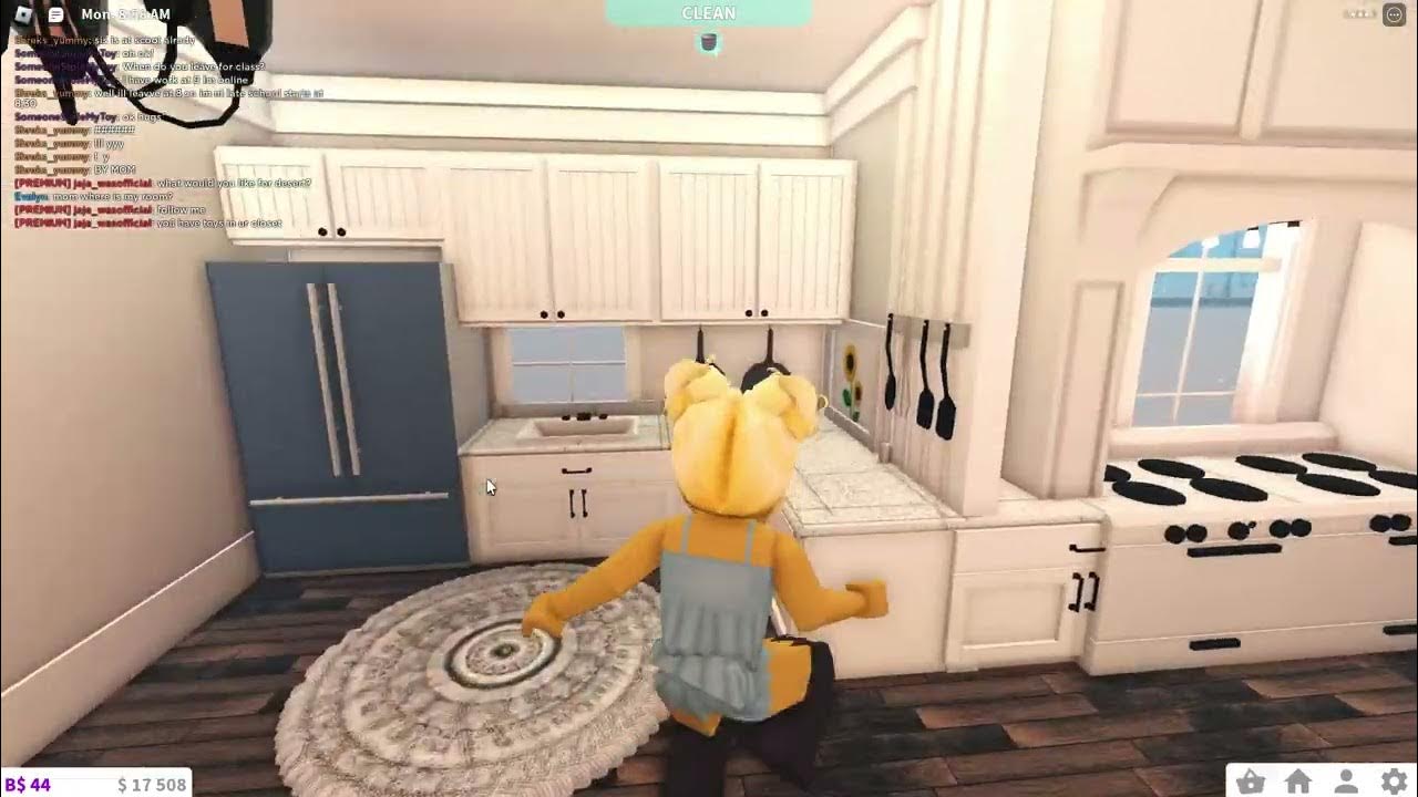 I adopted a child in to bloxburg! to bloxburg role