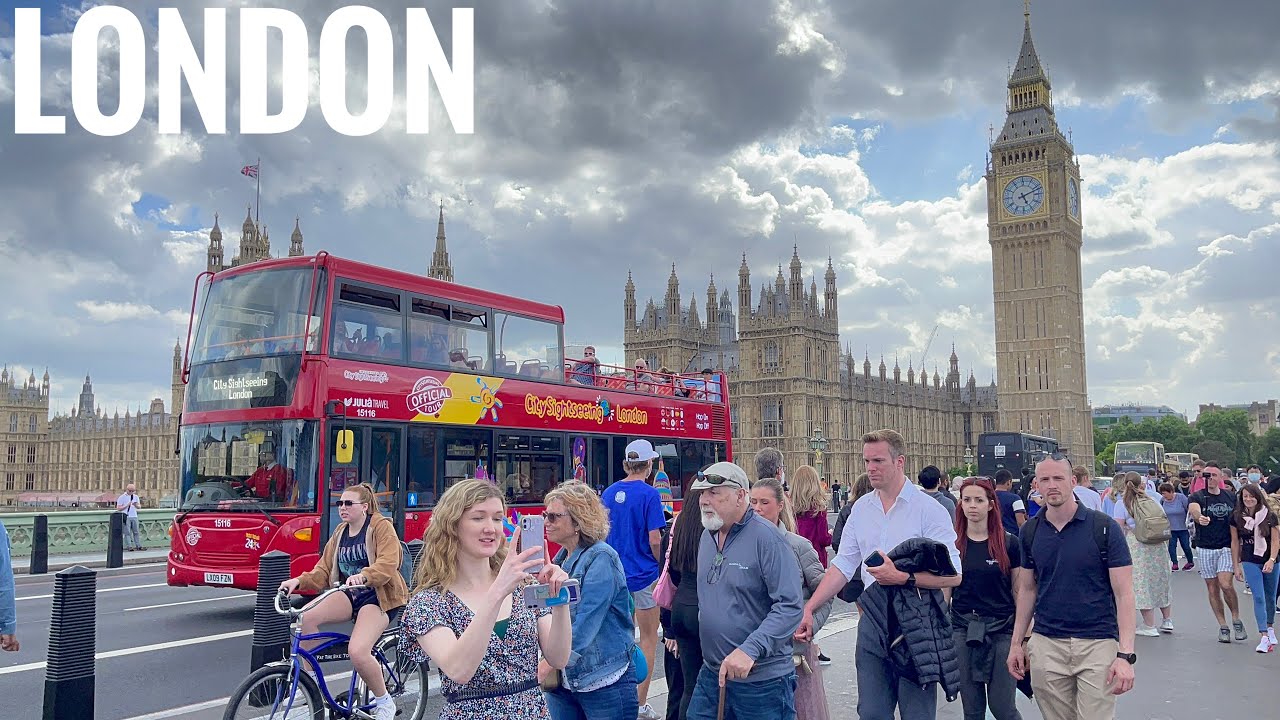 Walking London’s Summer in Covent Garden & West End Walking Tour, June 2022 [4K HDR]