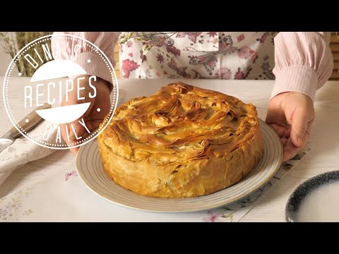 Dina’s Daily Recipes - Σπανακόπιτα με χωριάτικο φύλλο και χαλούμι