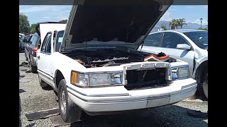 Last stop: CLEAN 1994 Lincoln Town car