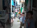 マニラのスラム街の人々の困難な生活