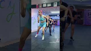 #tiktok #cumbia #zin #baile #zumbacardio #latindance #ejercicio #dance #dancefitness