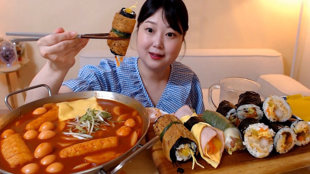 직접만든 매콤달콤 떡국떡 떡볶이 병아리김밥 참치김밥 돈까스 김밥 먹방 Tteokbokki Gimbap(Tuna&Pork cutlet&Beef) Koreanfood Mukbang