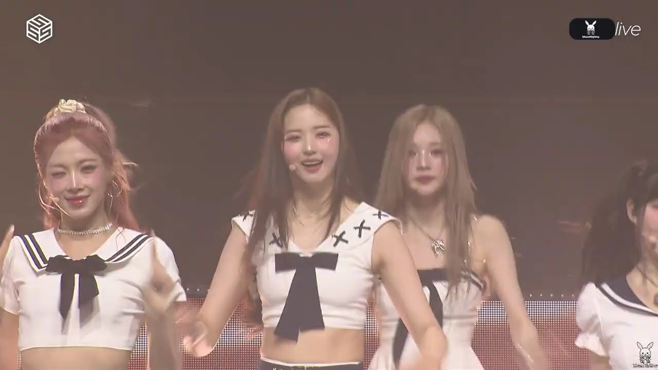 tripleS Special Gravity Unit B - I Can't Stop Me Cover A Live 25 day2
