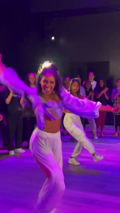 Sheela ki Jawani by Anisha Kula | VC- Anisha Kula #sheelakijawani #dancereels #reels #dance #dancer