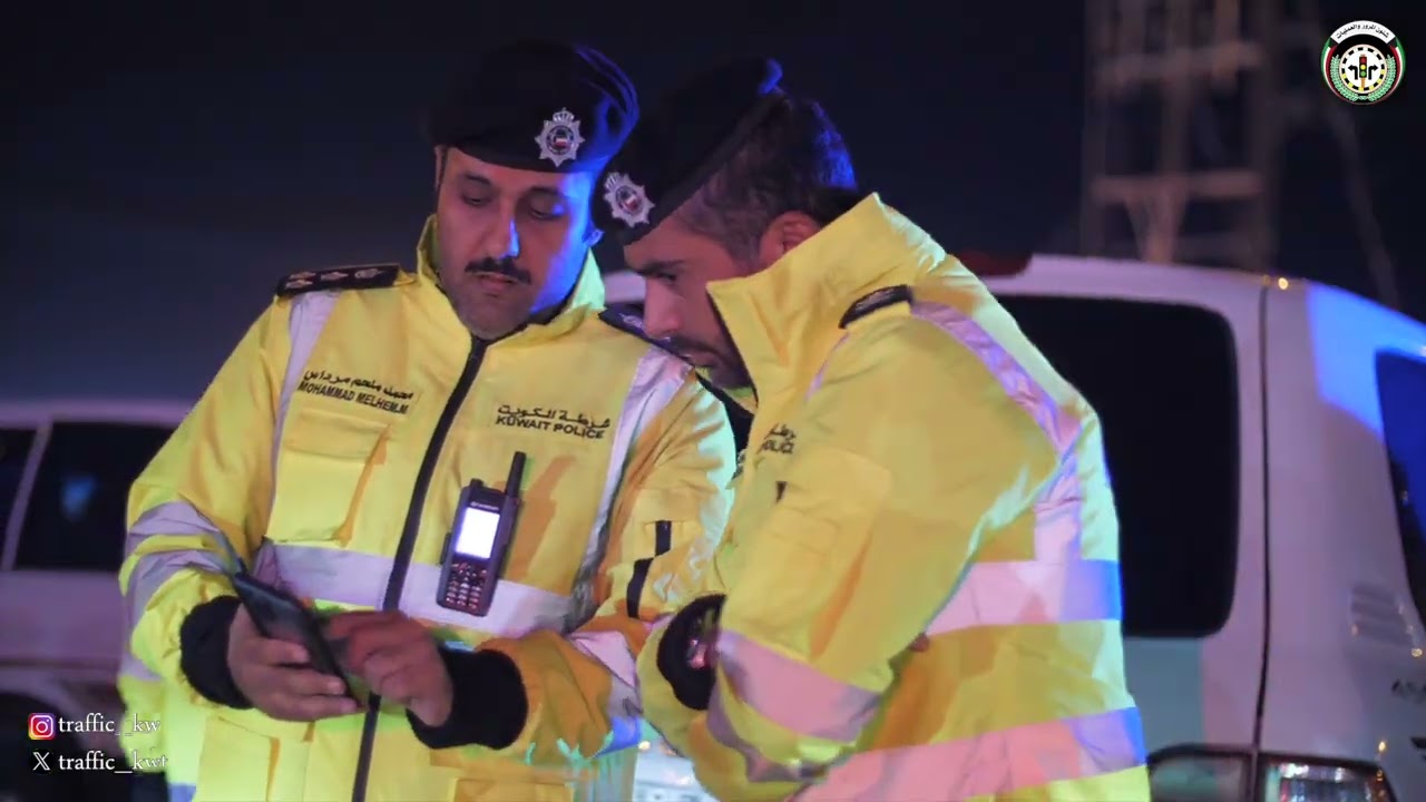 دوريات تنظيم سير محافظة الأحمدي تقوم بتنفيذ حملة مرورية على طريق الوفرة لضبط المخالفين لقانون المرور