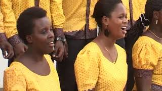 MSIFUNI BWANA -MTUNZI STAN MUJWAHUKI.CHANG'OMBE CATHOLIC SINGERS DSM TANZANIA
