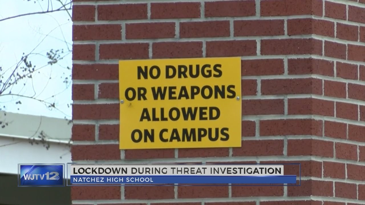 Threat puts Natchez High School on lock down - YouTube