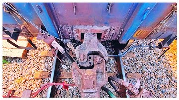 CBC - Center Buffer Coupler attaching BOXN Wagons to Brake Van