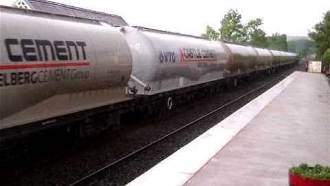 DBS EWS Class 66173 on The 6s00 Castle Cement Train at Settle on Mon 15th June 09.