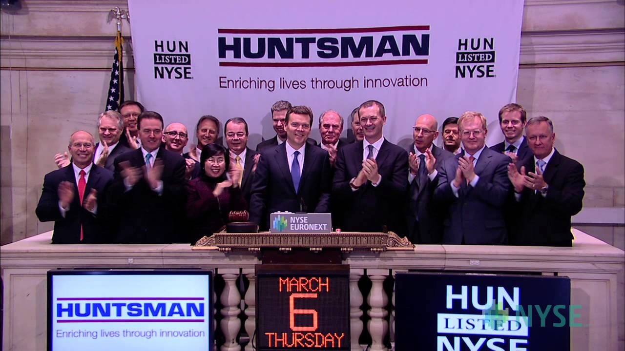 Should You Buy Huntsman Corporation (NYSE: HUN) At This EBITDA Multiple?