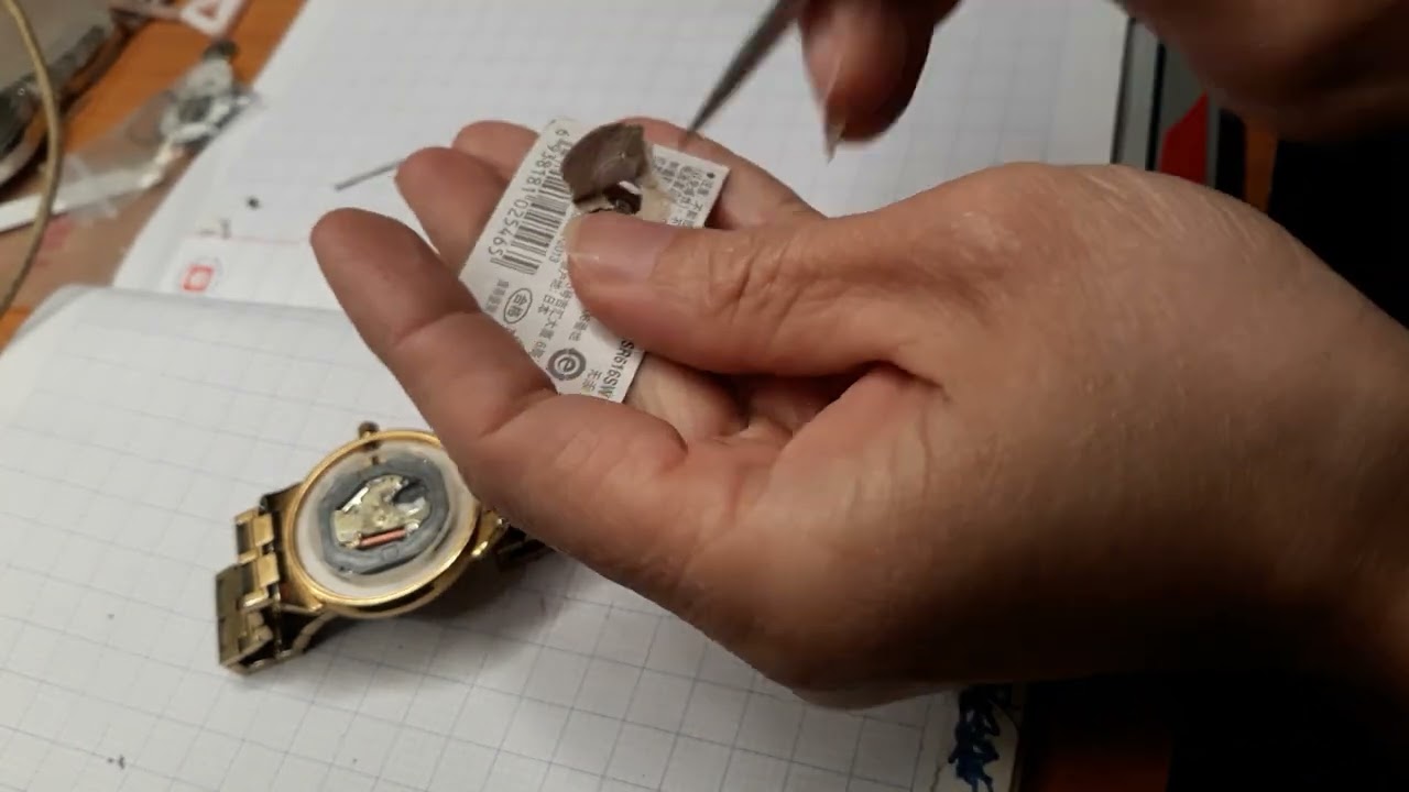 Pin đồng hồ đã thay cho khách dùng được hơn 3 năm