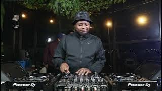Kelvin Momo at the Hang Awt 1632