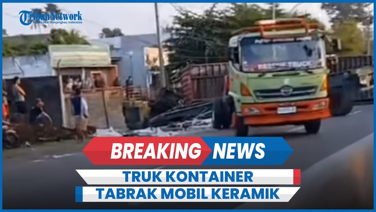 BREAKING NEWS:Kecelakaan Truk Kontainer Vs Mobil Angkut Keramik di Bawen Hari Ini Bikin Macet