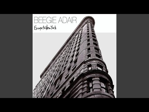 Putar I Hear a Rhapsody - Beegie Adair