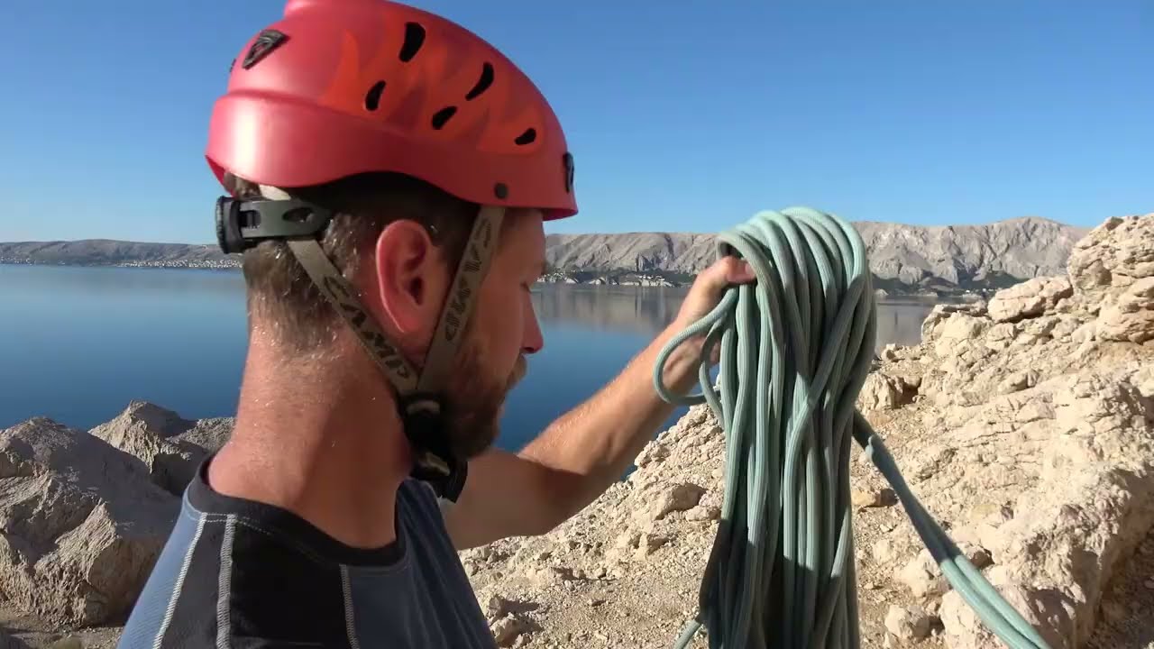 PAG - tudi za ljubitelje kamenja, previsnih sten in stolpov  (Via Ferrata LIFE ON MARS)