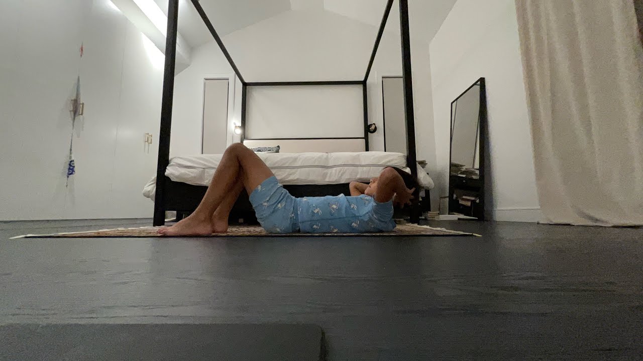 day 9 of doing 100 crunches every day YouTube