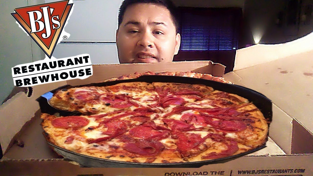 BJ's Restaurant Extreme Pepperoni PizzaMukbang YouTube
