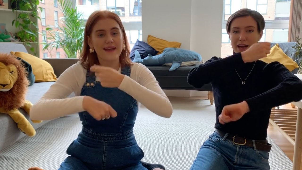 🧵 Sing along to Wind the bobbin up with Katy & Paige | Fun action song for children