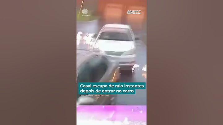 Casal escapa de raio instantes depois de entrar no carro | #DomingoEspetacular #shorts