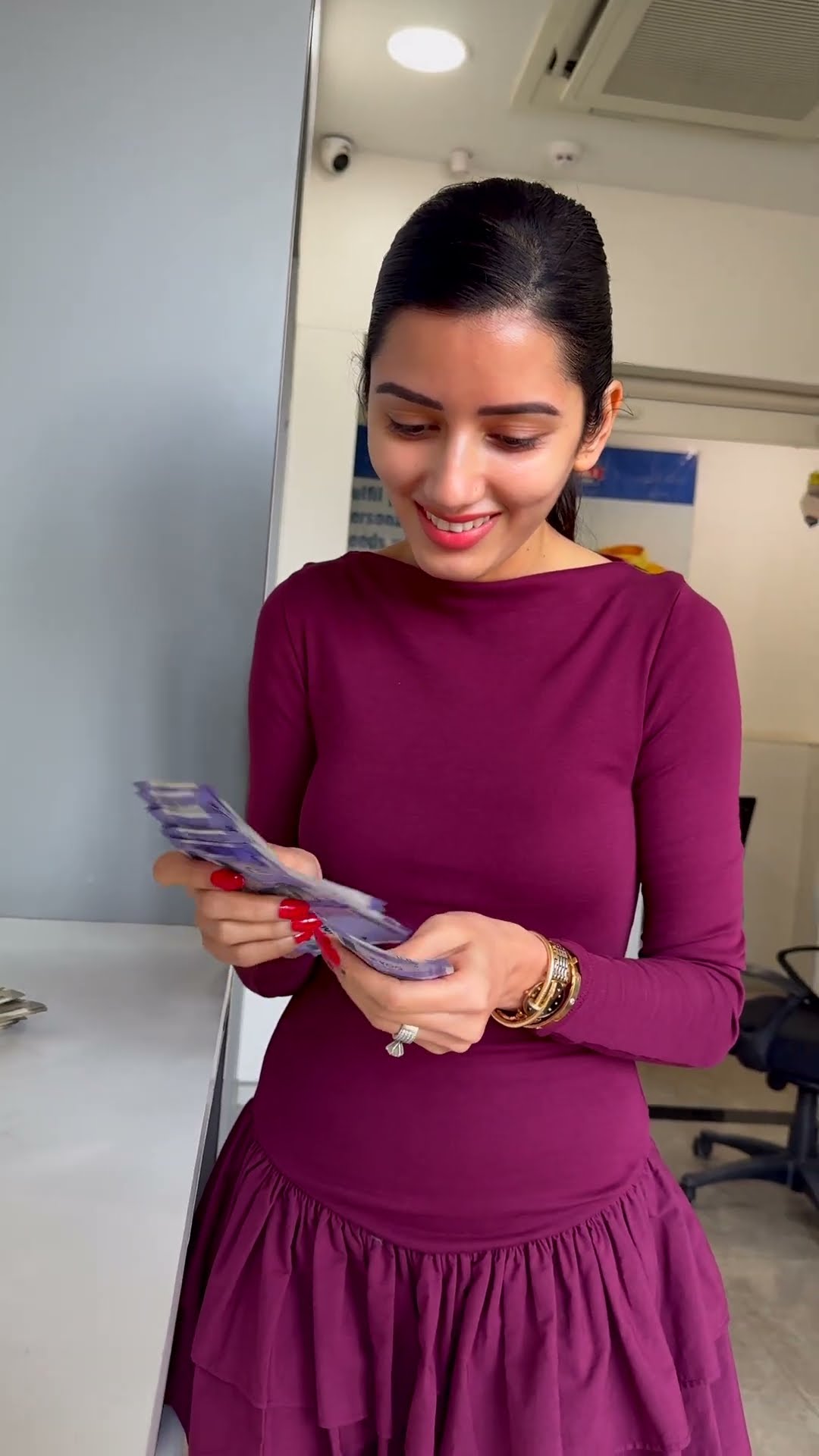 Lakhan Ne Di Lakho Ki Chocolate's ? #neetubisht #youtubeshorts #minivlogs #trending #lakhneet