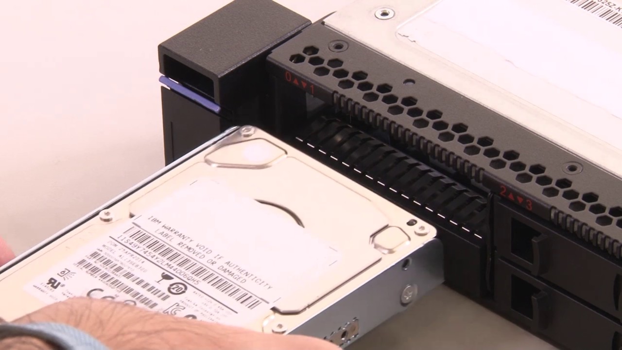 Lenovo System x3550 M5 installing a hot-swap HDD - YouTube