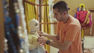 Mayapur Academy - Dressing (Archana course)