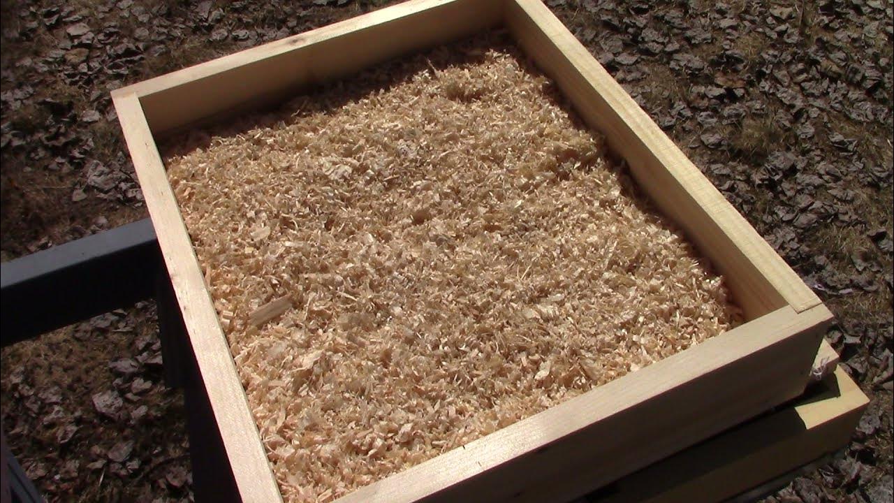 Do bees prefer sugar cake or fondant? Spring feeding my bees. YouTube