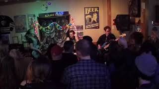 Broken Ribs (live) - SWEATER KITTENS by Sweater Kittens 71 views 4 years ago 5 minutes, 2 seconds