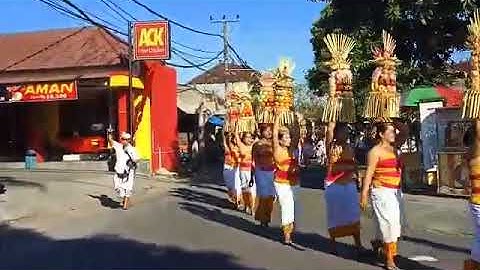 acara meped banjar ibu. sedap malam. denpasar timur