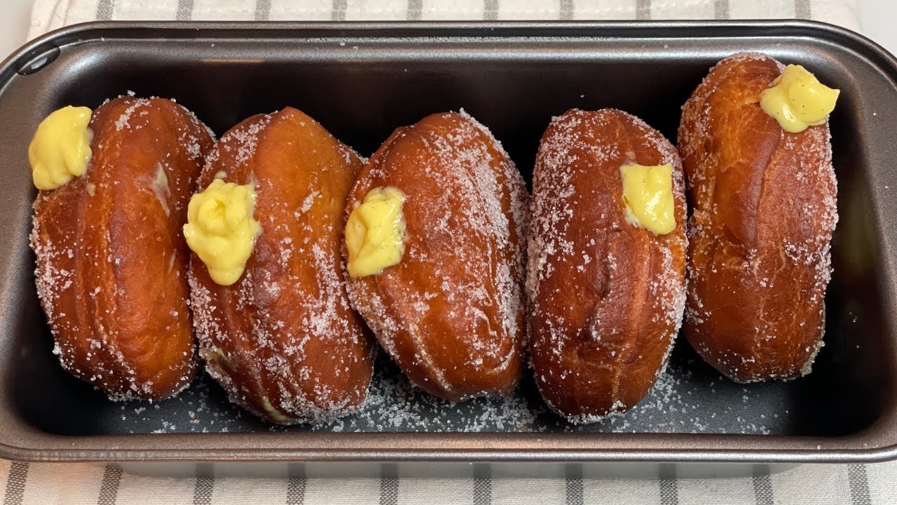 Doughnuts with Vanilla Custard Cream filling recipe | Bomboloni (Krapfen) alla crema