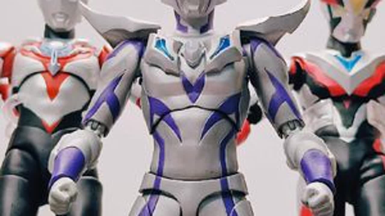 #创作灵感 SHF无限赛罗 赛罗奥特曼无限形态 你只不过是融合了一群毛头小子小子的力量罢了#手办模型 #赛罗奥特曼 #万代shf #无限赛罗