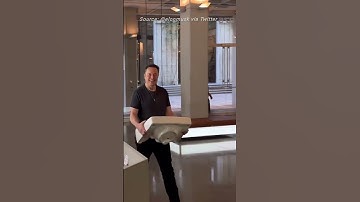 Elon Musk shows up at Twitter HQ: 