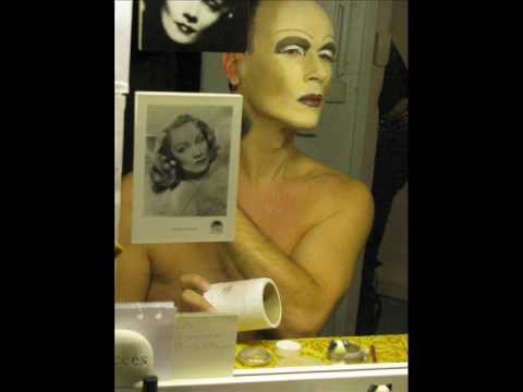 QUINCE est MARLENE D. foto TAZZIO Paris /Théâtre Le Lucernaire