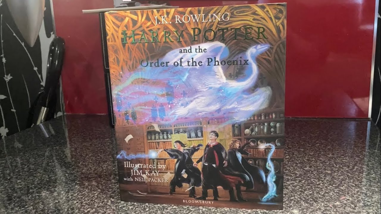 Harry Potter and the Order of the Phoenix: The Illustrated Edition  (Collector's Edition) (Harry Potter, Book 5)