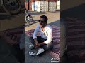 تقليد ايمن الكاشف قاعدين علي الحصيره مفيش شغل روعه ههههه 