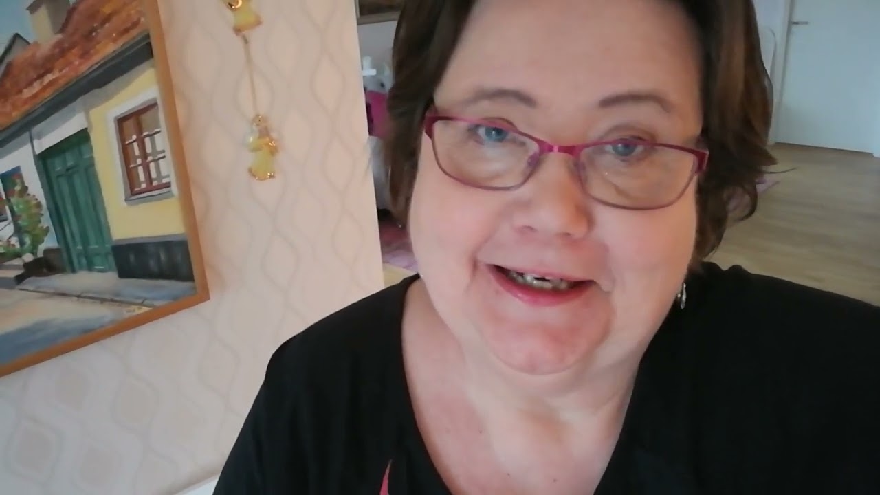 Jag bjuder på risgrynspudding med grädde och jordgubbssylt.😊💟