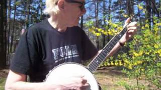 Frank Hamilton Demonstrates the Basic Pete Seeger Strum for Banjo - Key of G chords