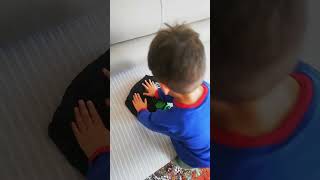 küçük afacanın kıyafet katlama yöntemi!!
