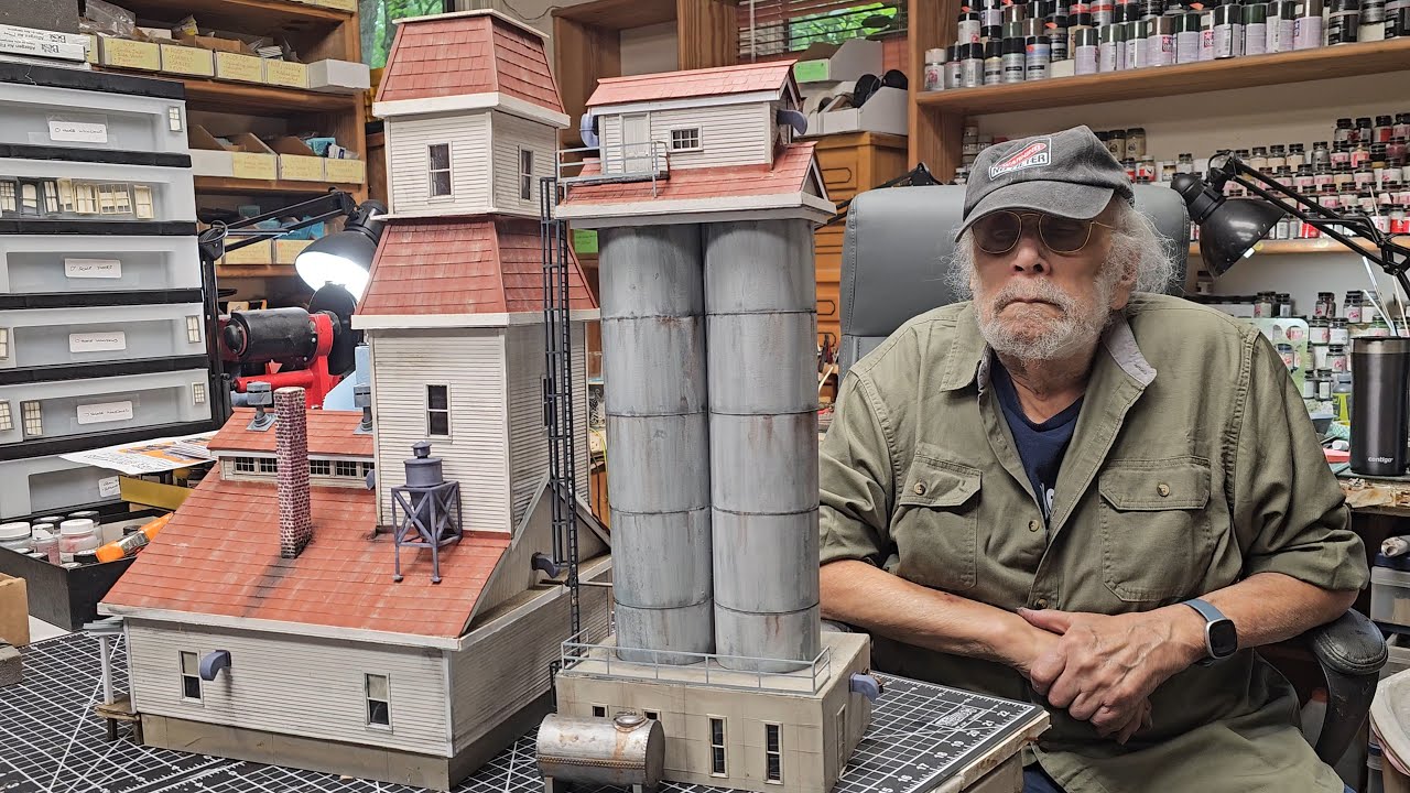 A Day In The Shop With Howard Zane + Al Pugliese. Some more O scale builds!