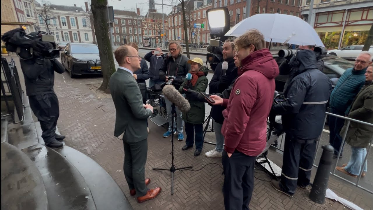 Persmoment staatssecretaris van Financiën Eelco Eerenberg (d66)