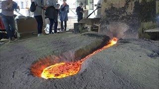 中世から伝わる鉄の製法　木炭の火で砂鉄を溶かし鉄の塊を作る「たたら製鉄」を再現　岡山・新見市