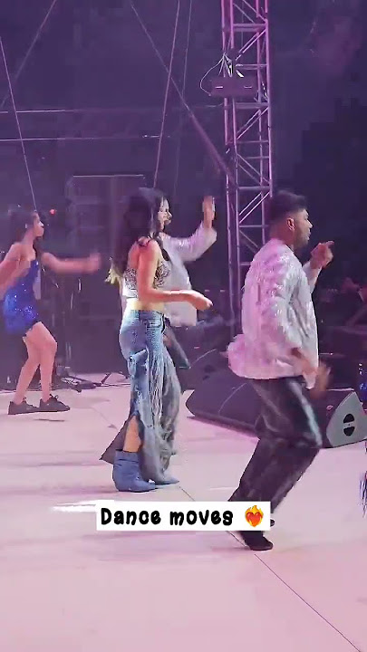 Sexy dance moves 💃🏻 Shehnaaz Gill in Dubai #shorts #shehnaazgill