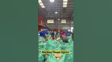 Bận rộn một buổi sáng của gian hàng Shopee Express